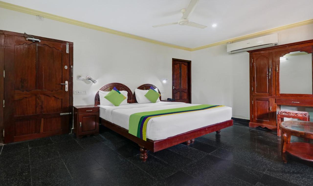 Itsy Hotels The Waters Edge Beach Resort Kovalam Exterior photo