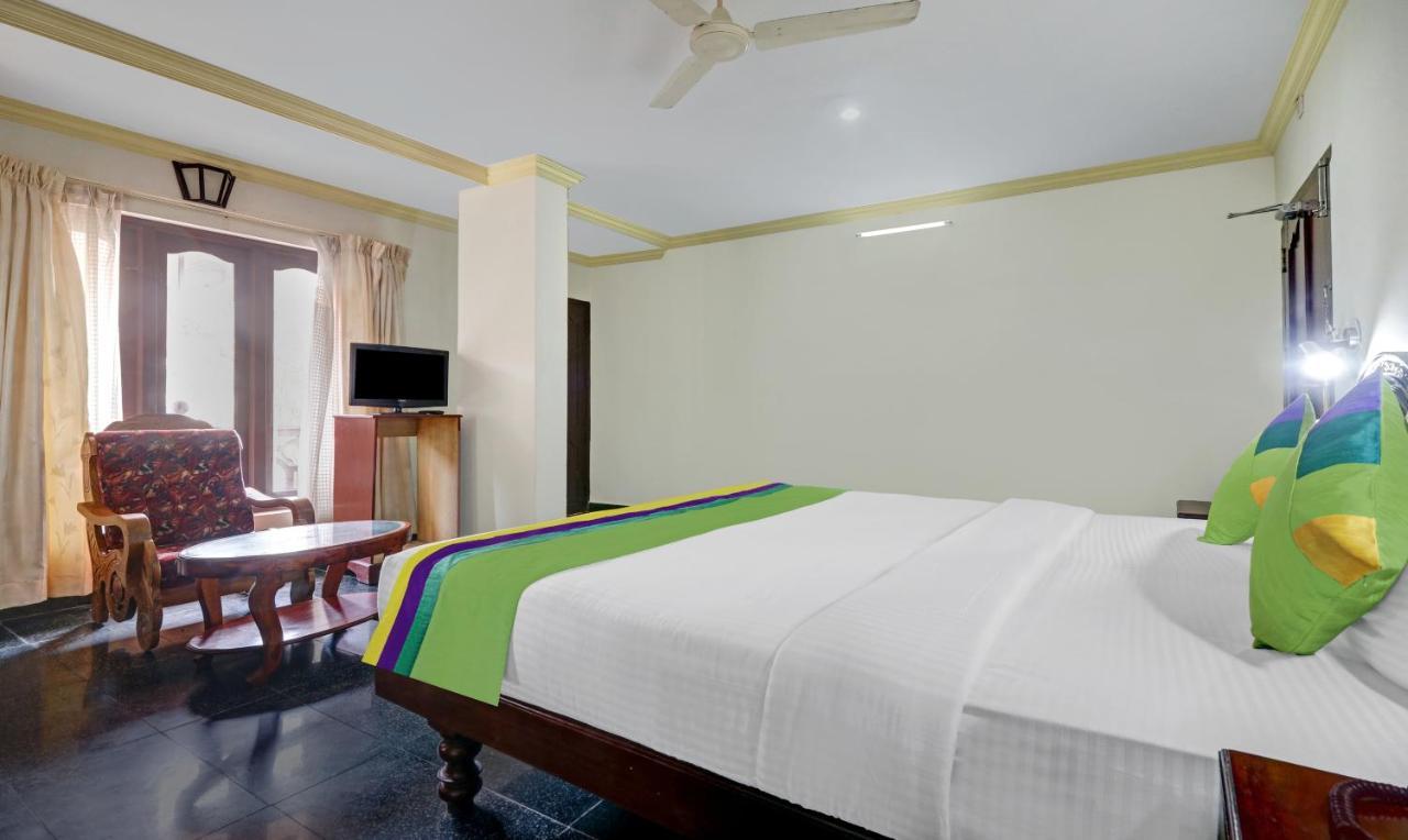 Itsy Hotels The Waters Edge Beach Resort Kovalam Exterior photo