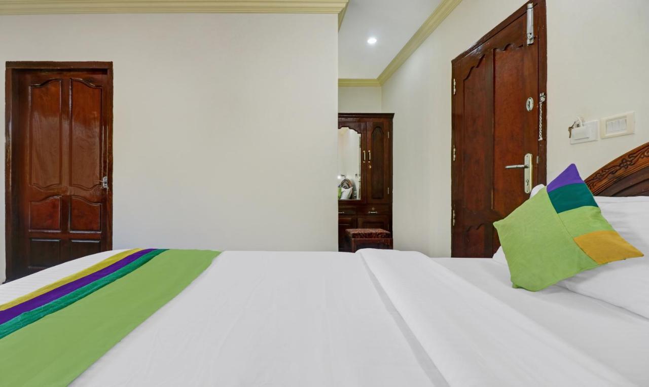 Itsy Hotels The Waters Edge Beach Resort Kovalam Exterior photo
