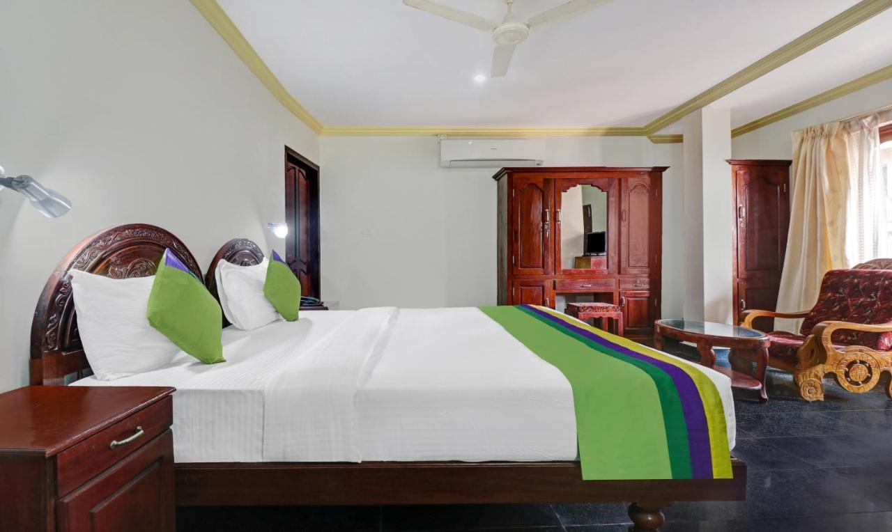 Itsy Hotels The Waters Edge Beach Resort Kovalam Exterior photo