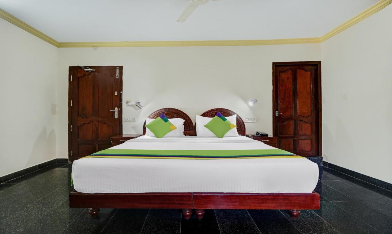 Itsy Hotels The Waters Edge Beach Resort Kovalam Exterior photo