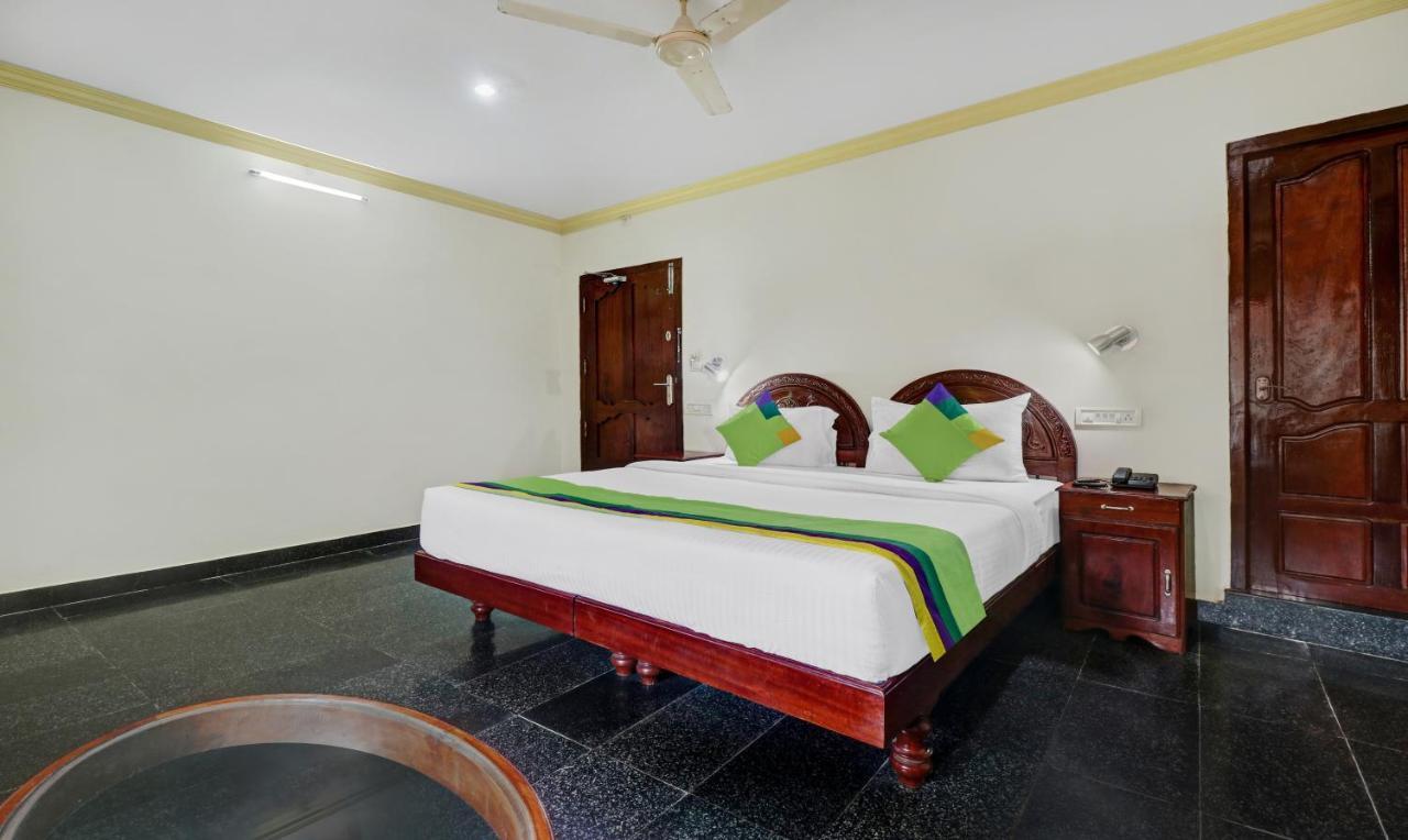 Itsy Hotels The Waters Edge Beach Resort Kovalam Exterior photo